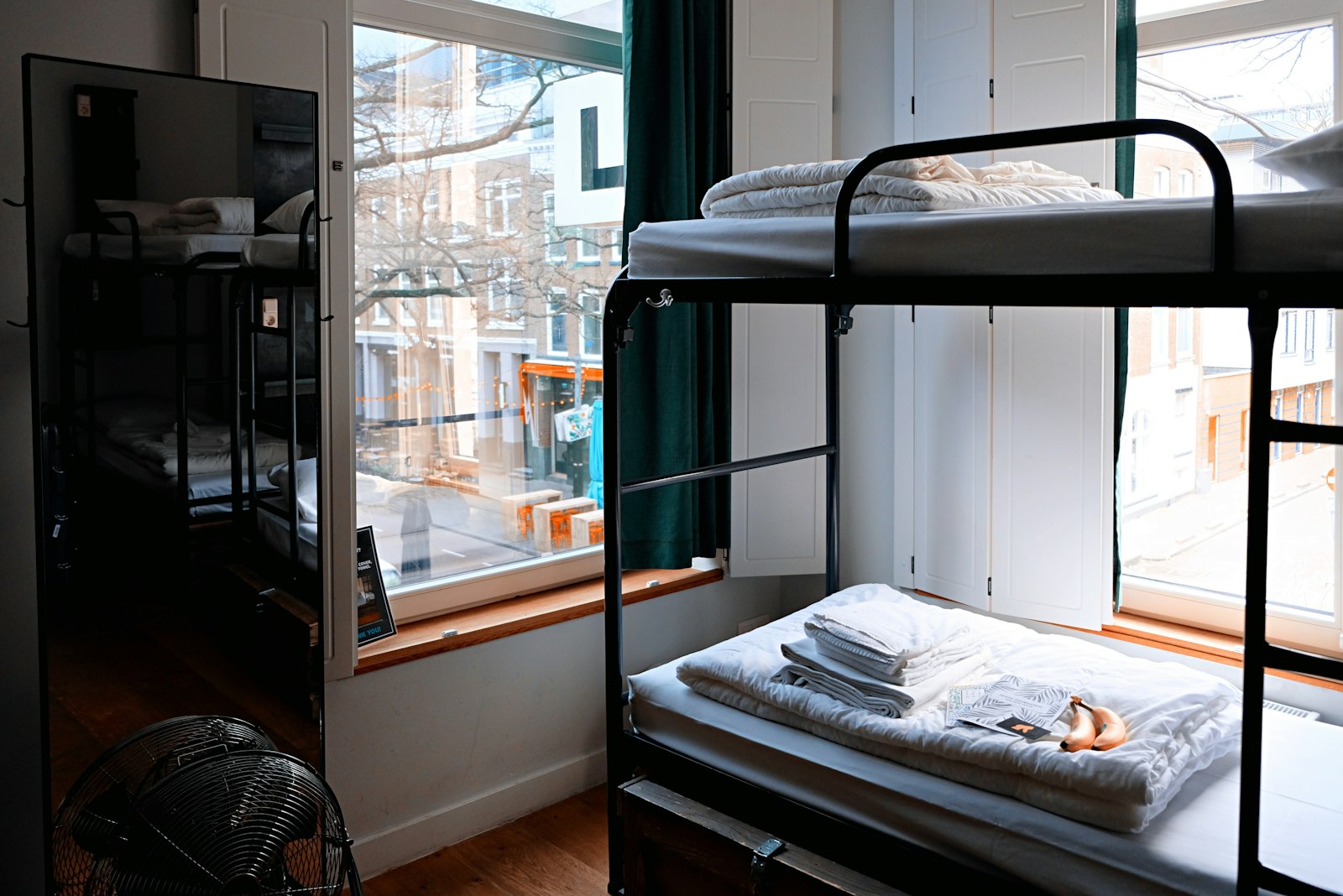 Twin room atmosphere